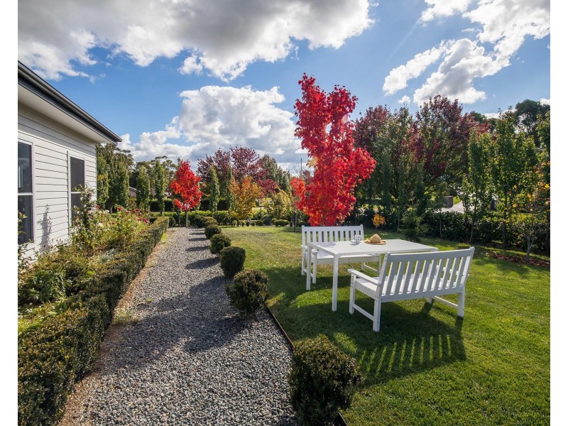 1 Larkin Close, Bundanoon NSW 2578