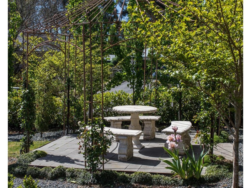 1 Larkin Close, Bundanoon NSW 2578
