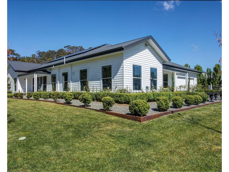 1 Larkin Close, Bundanoon NSW 2578