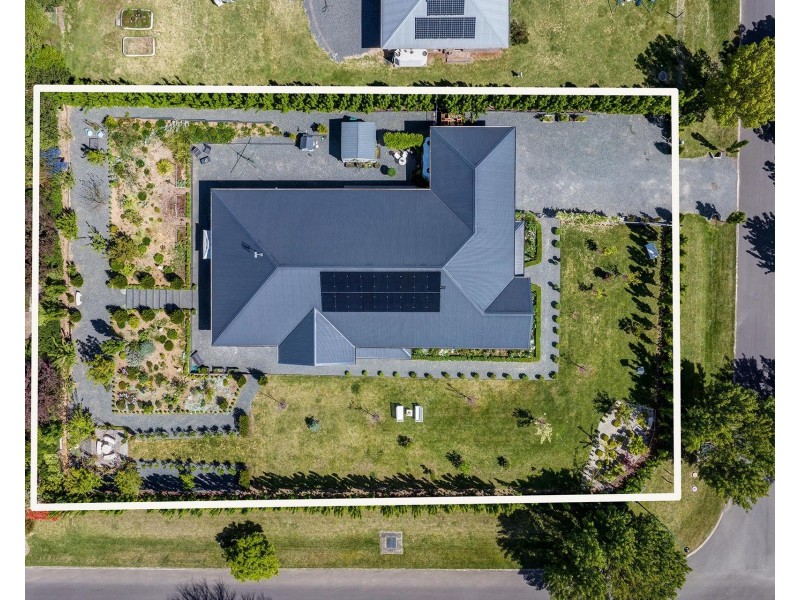 1 Larkin Close, Bundanoon NSW 2578