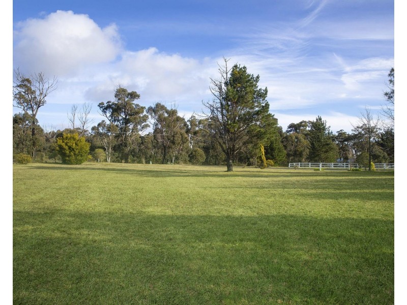 35 Pine Tree Road, Wingello NSW 2579