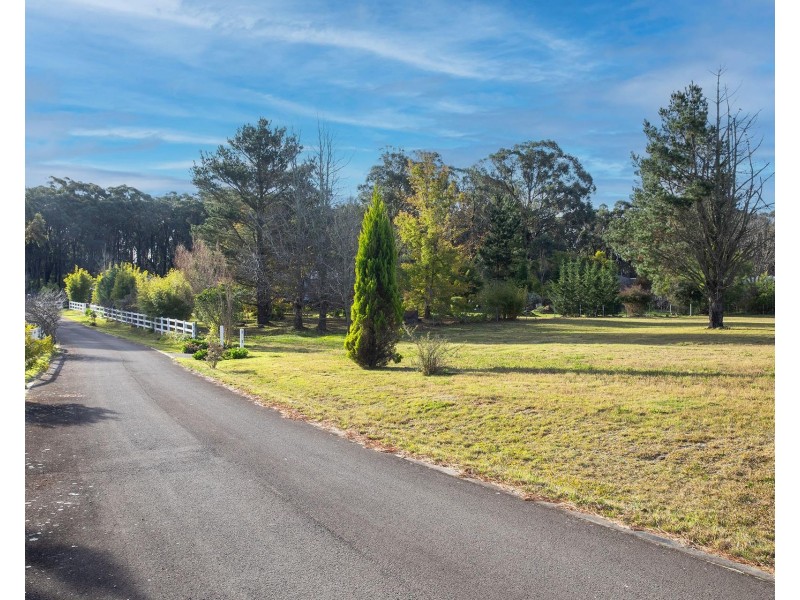 35 Pine Tree Road, Wingello NSW 2579