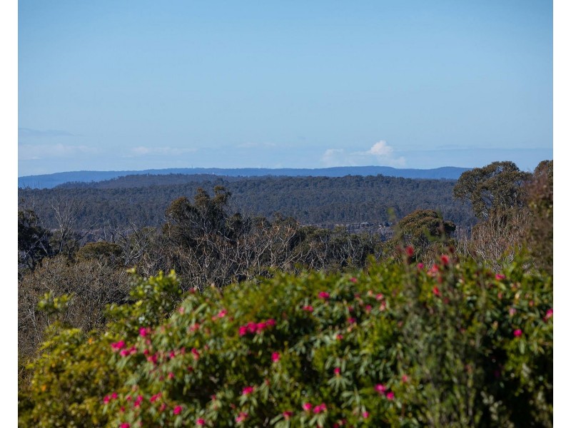 23 Garland Road, Bundanoon NSW 2578