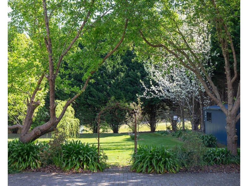 64 Blue Gum Road, Bundanoon NSW 2578