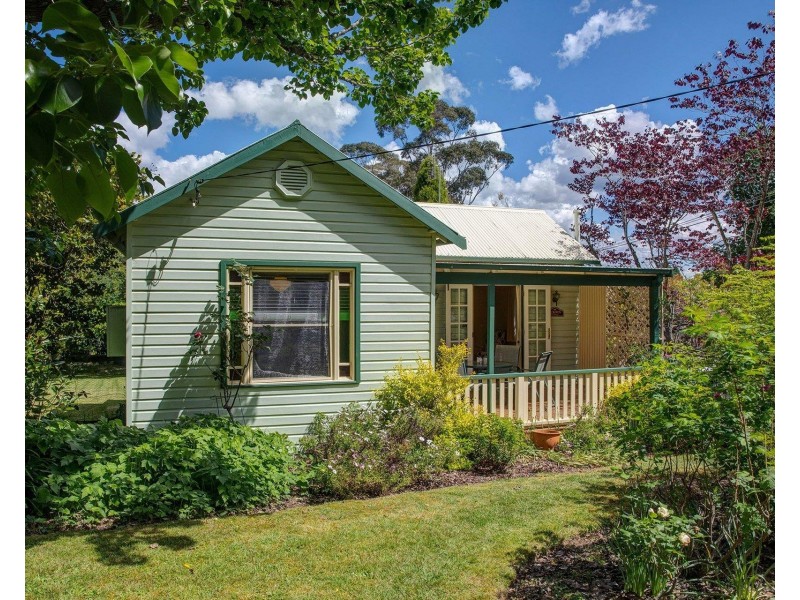 12 Barnett Avenue, Bundanoon NSW 2578