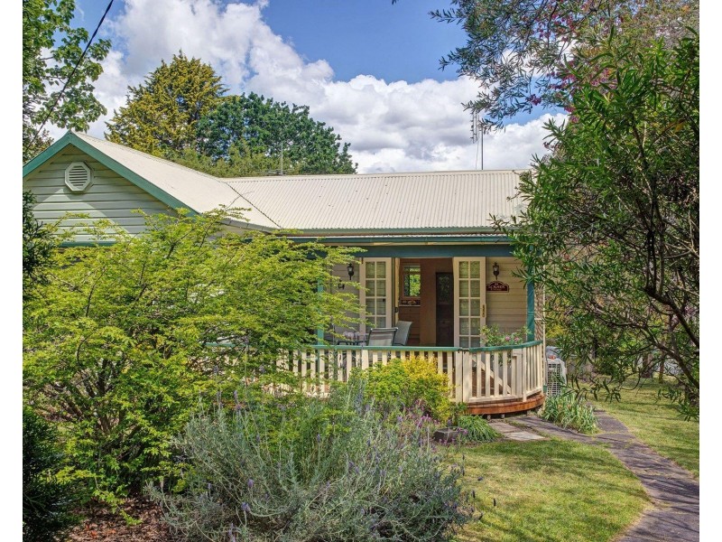 12 Barnett Avenue, Bundanoon NSW 2578