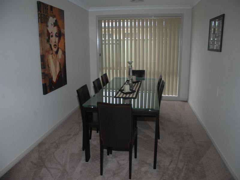 8 Peel  Pl, Dubbo NSW 2830