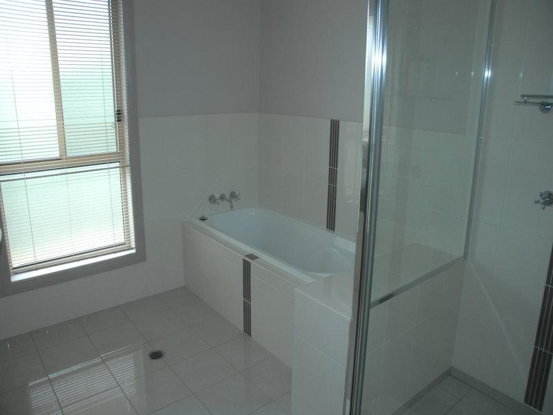 8 Peel  Pl, Dubbo NSW 2830