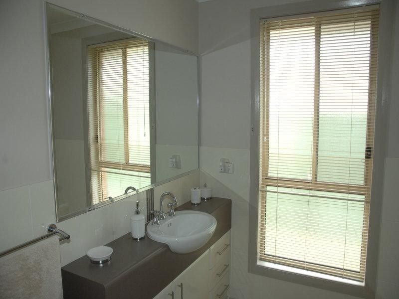 8 Peel  Pl, Dubbo NSW 2830