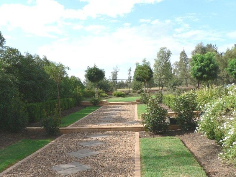 3 Englewood Ave, Dubbo NSW 2830