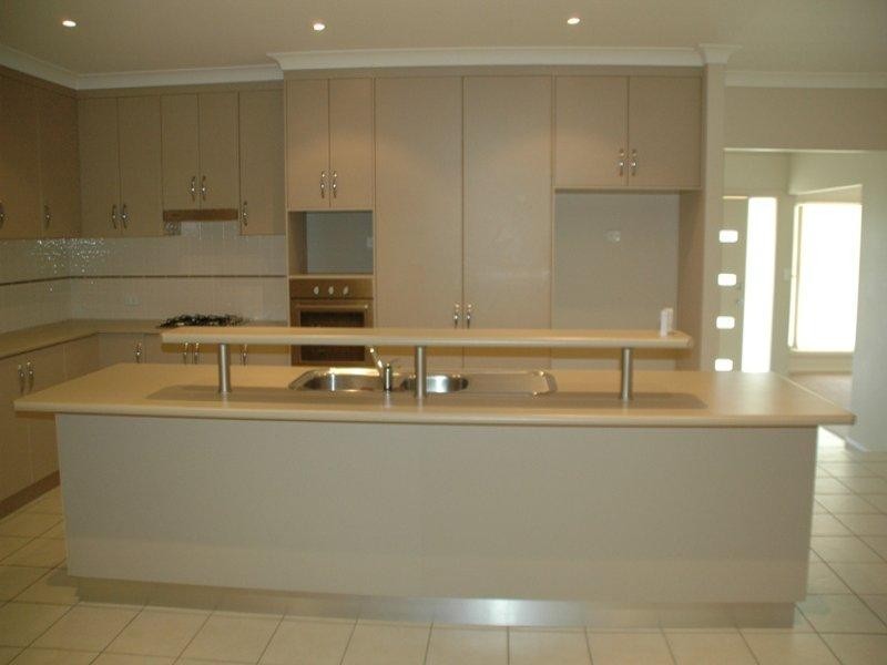 8 Cypress Point Dr, Dubbo NSW 2830