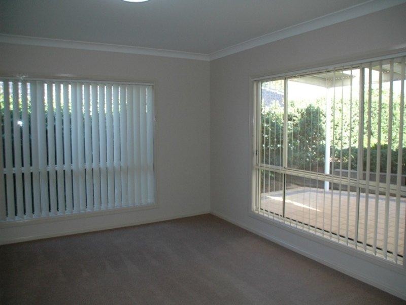 8 Cypress Point Dr, Dubbo NSW 2830