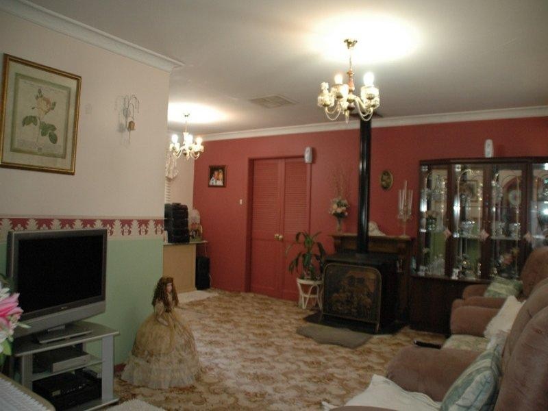 27 Chifley  Dr, Dubbo NSW 2830