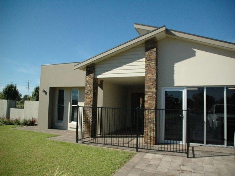 13 Southlakes Pde, Dubbo NSW 2830