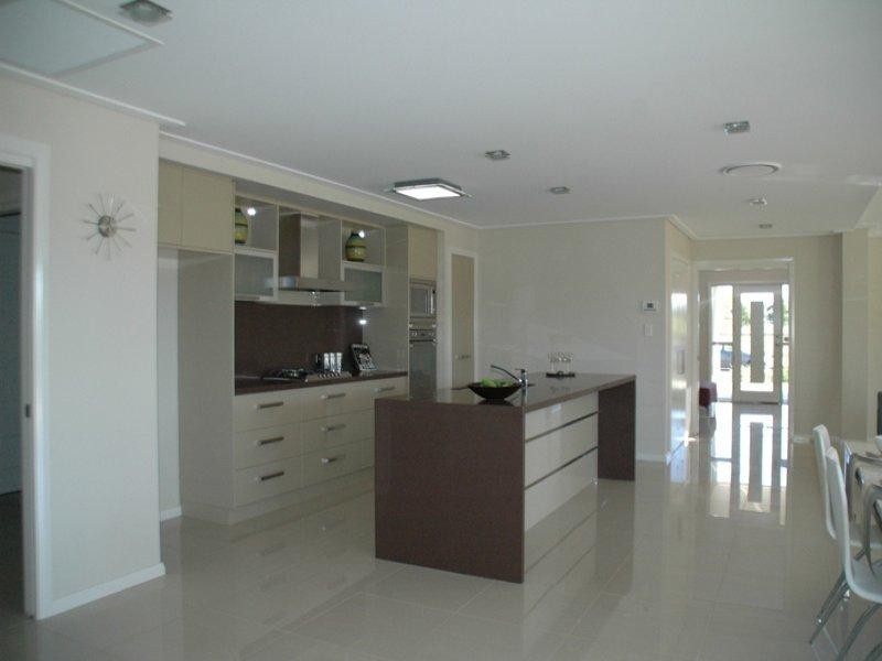 13 Southlakes Pde, Dubbo NSW 2830