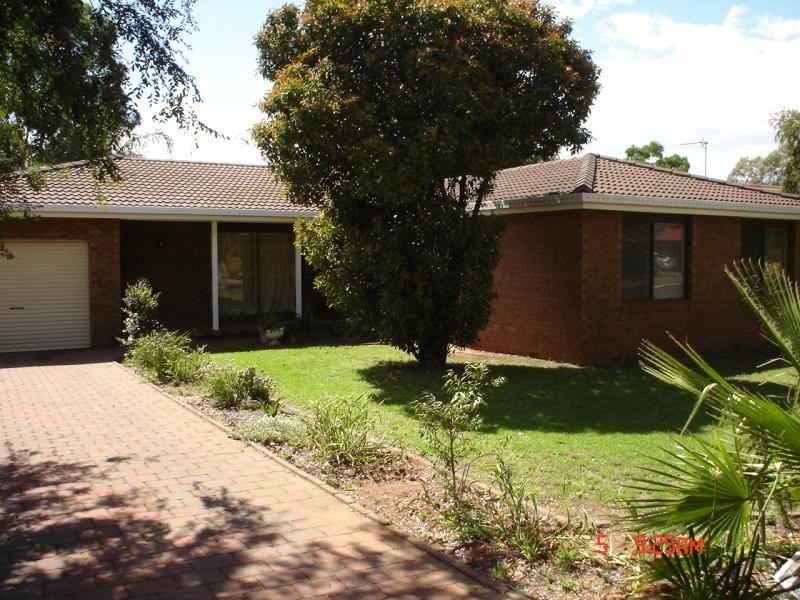31 Meadowbank Dr, Dubbo NSW 2830