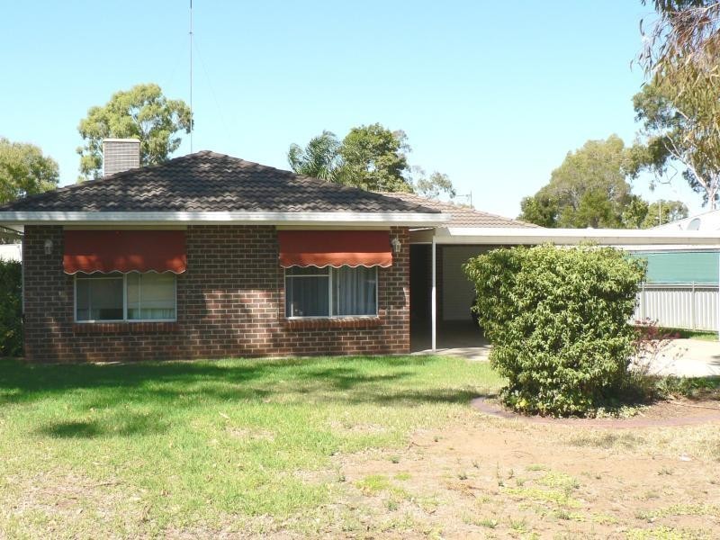 51 Chifley  Dr, Dubbo NSW 2830