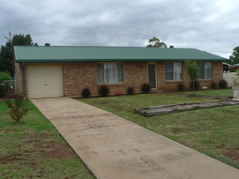 102 Birch St, Narromine NSW 2821