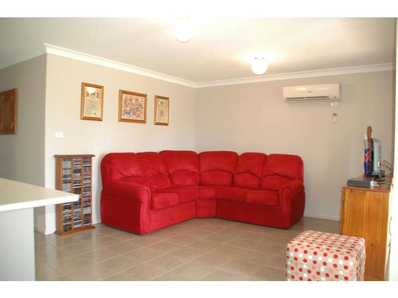 2 William Farrer Dr, Dubbo NSW 2830