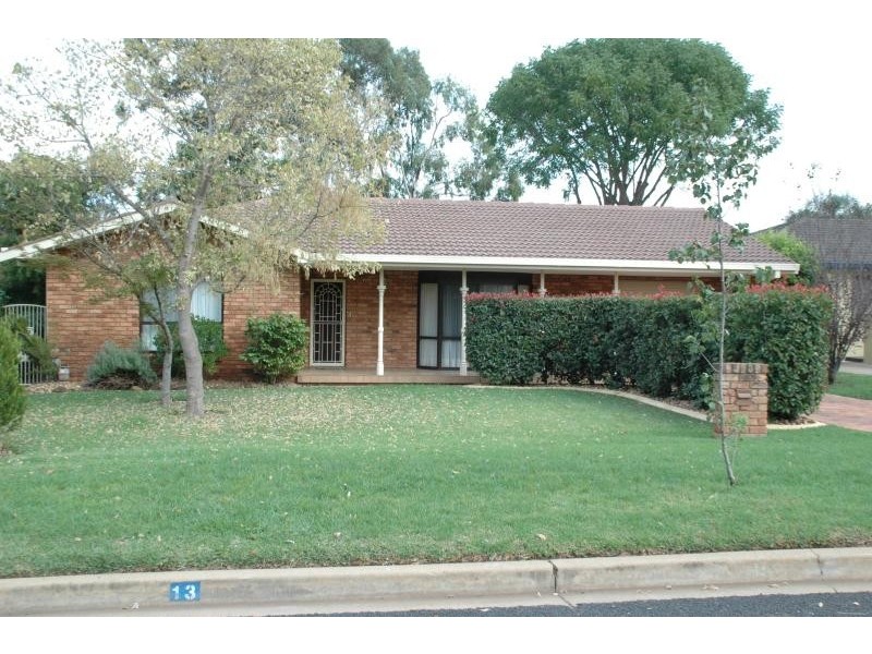 13 Allandale Dr, Dubbo NSW 2830