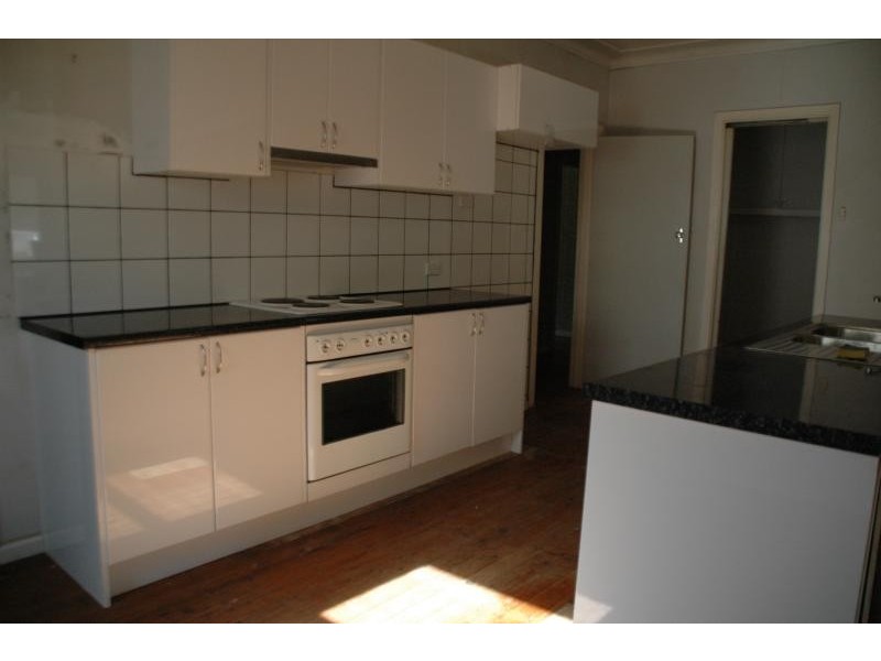 27 Young St, Dubbo NSW 2830