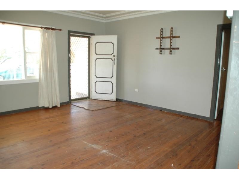 27 Young St, Dubbo NSW 2830