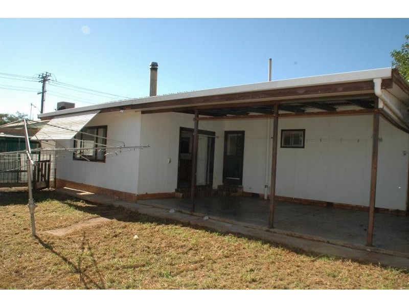 27 Young St, Dubbo NSW 2830