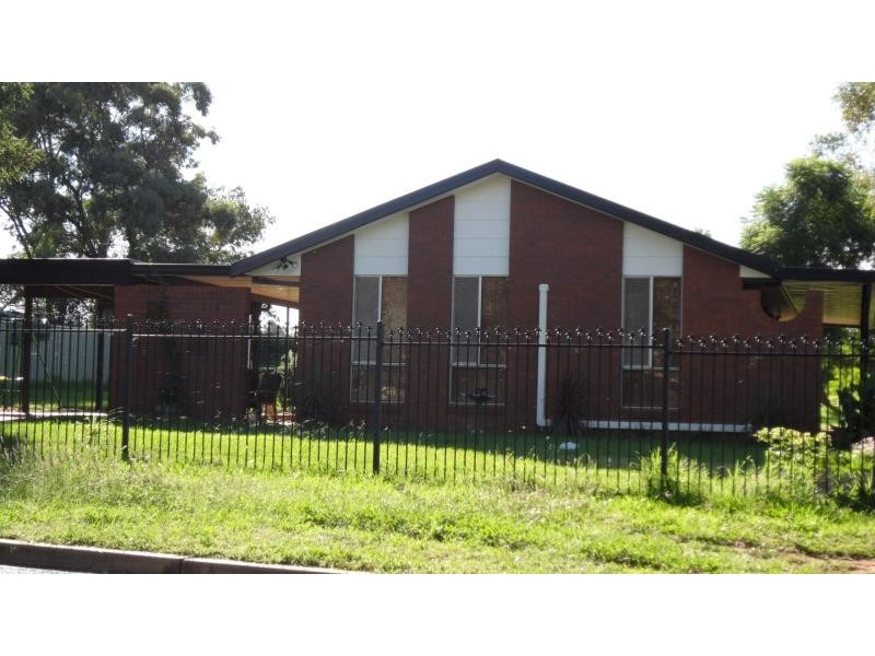 32 Springfield Way, Dubbo NSW 2830