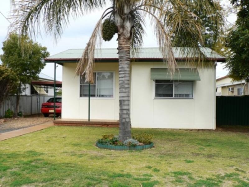 12 Trelanvean St, Dubbo NSW 2830