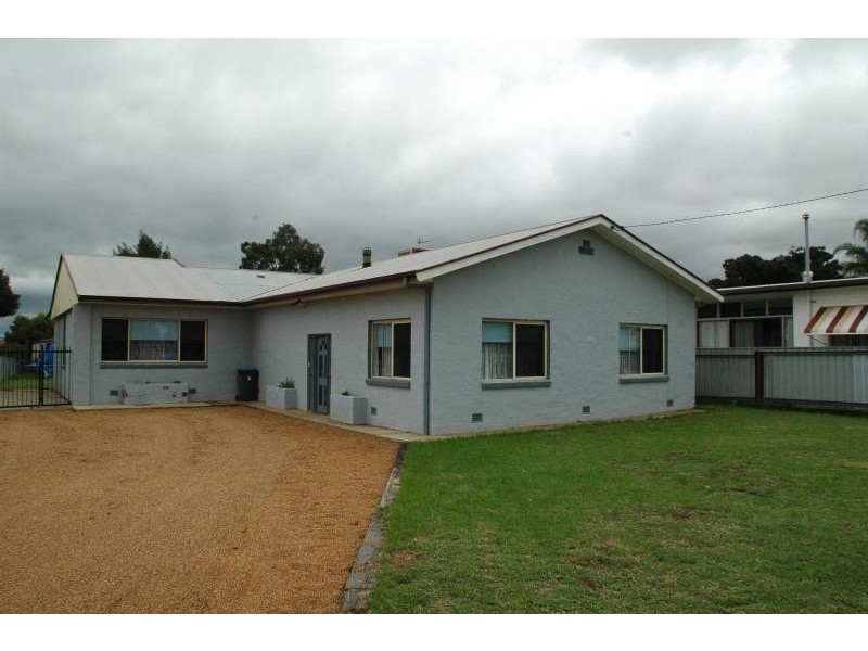 4 Barden  Ave, Dubbo NSW 2830