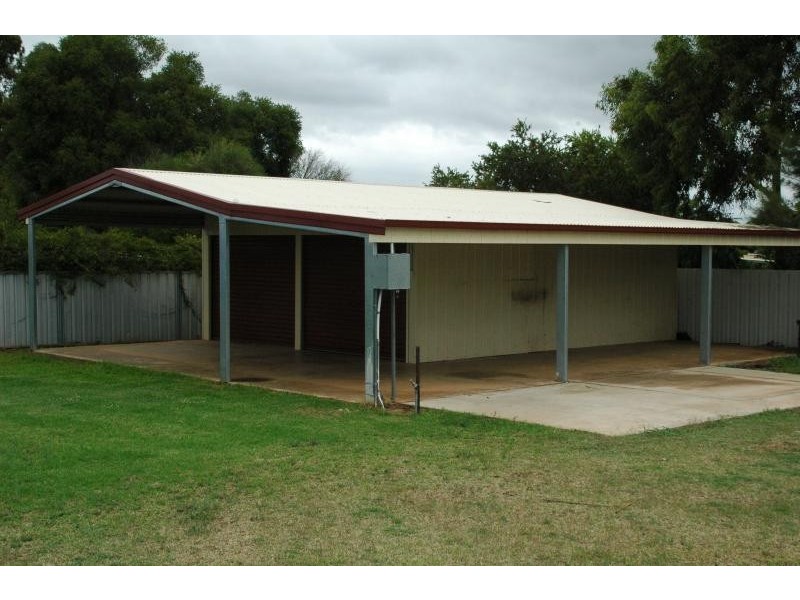4 Barden  Ave, Dubbo NSW 2830