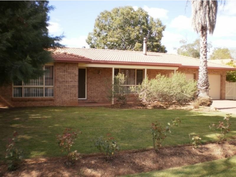 32  Davidson  Dr, Dubbo NSW 2830
