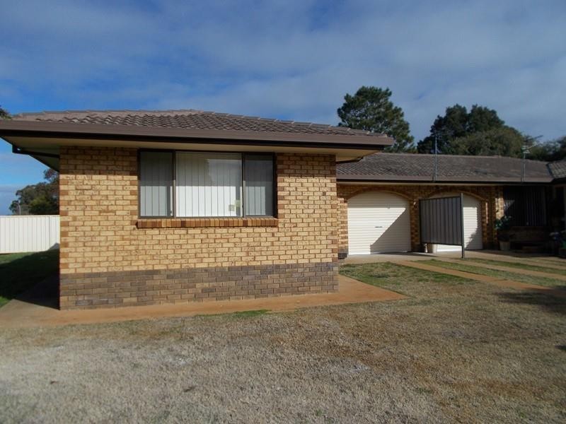1/3 Rainbow  Pl, Dubbo NSW 2830