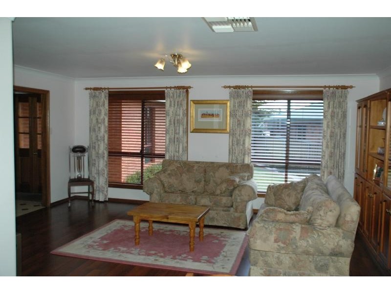 9 Loane Pl, Dubbo NSW 2830