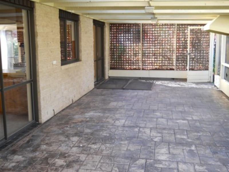 4 Hazelwood Dr, Dubbo NSW 2830