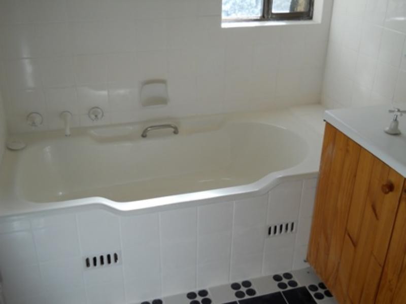 4 Hazelwood Dr, Dubbo NSW 2830