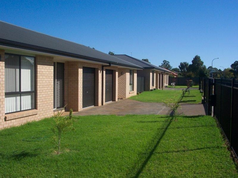 5/2-4 Sturt  Cir, Dubbo NSW 2830