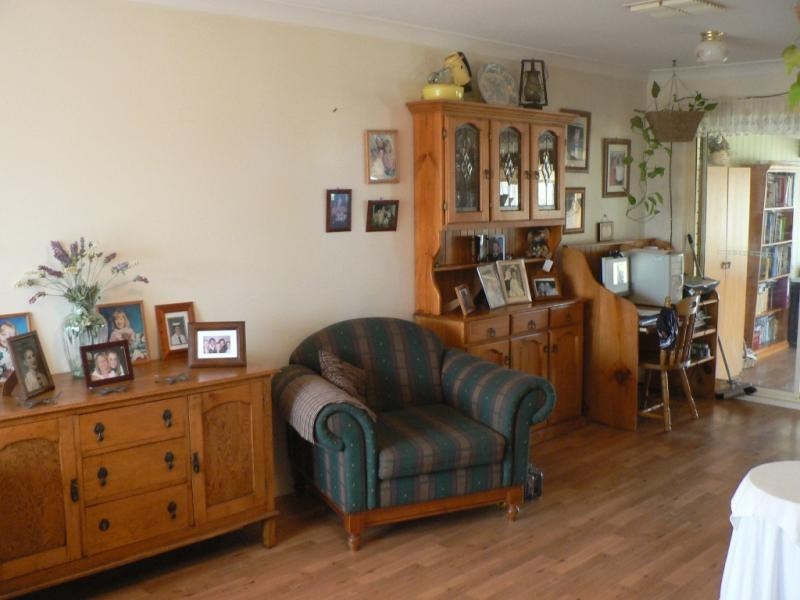 8 Dubbo  St, Brocklehurst NSW 2830