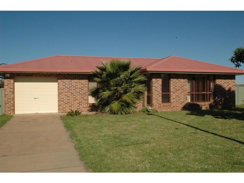 10 Silkwood Cl, Dubbo NSW 2830