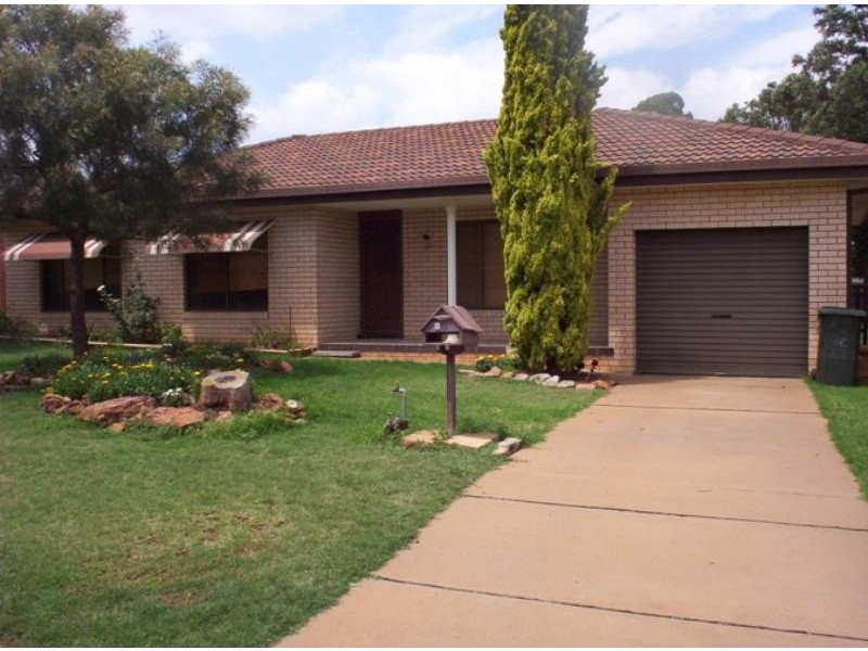 23 Oxley Cir, Dubbo NSW 2830