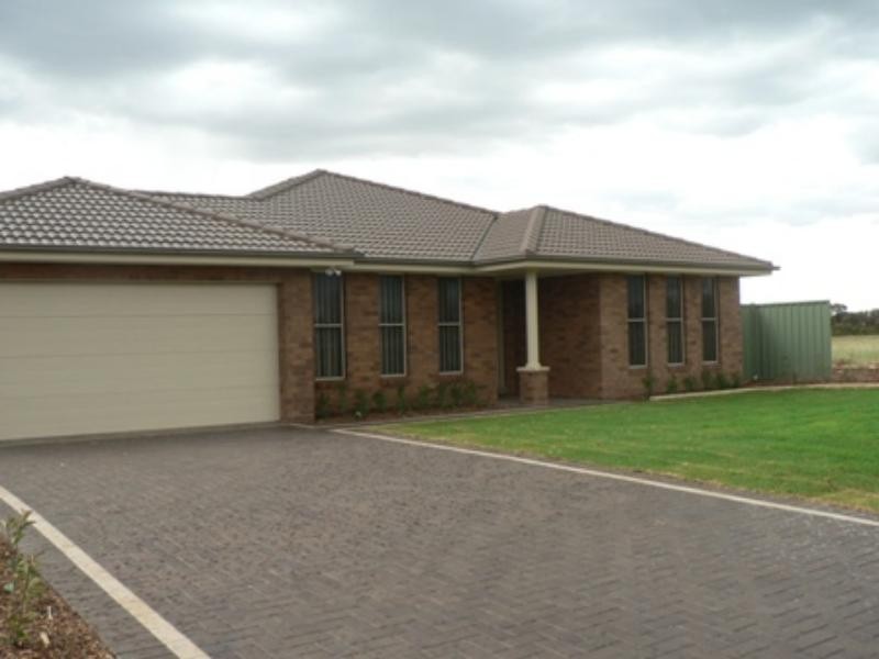 20 Peel Pl, Dubbo NSW 2830