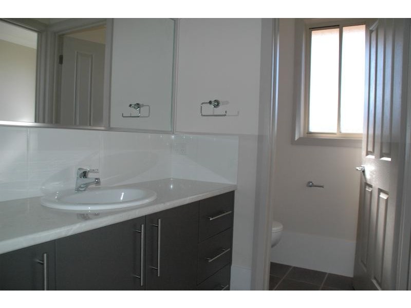 20 Peel Pl, Dubbo NSW 2830