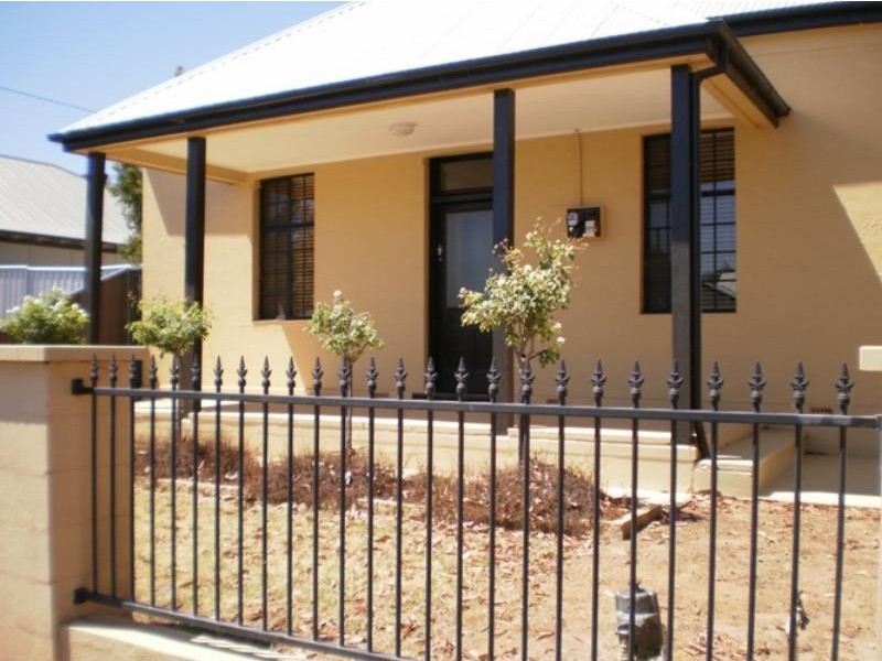 155 Cobra  St, Dubbo NSW 2830