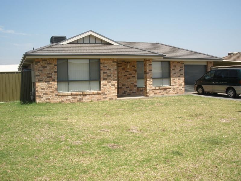 23 Arthur Summons St, Dubbo NSW 2830
