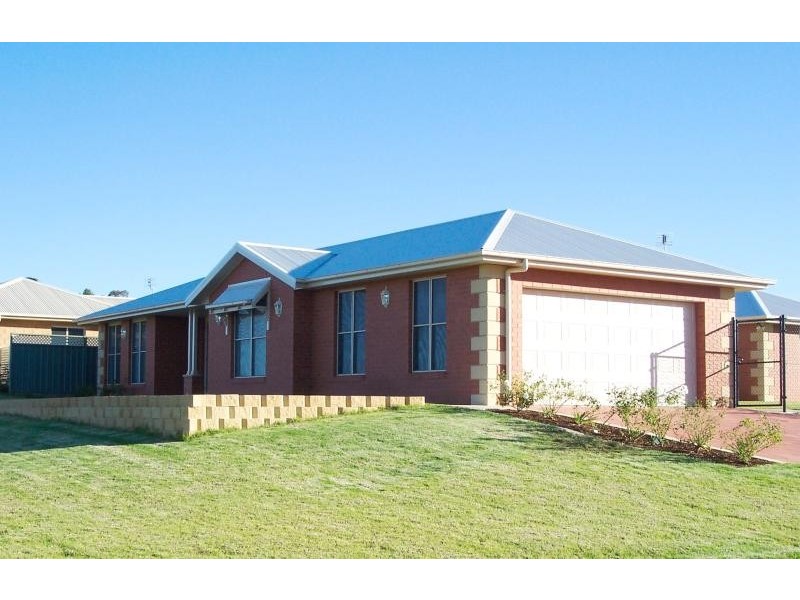 10 Merion Way, Dubbo NSW 2830