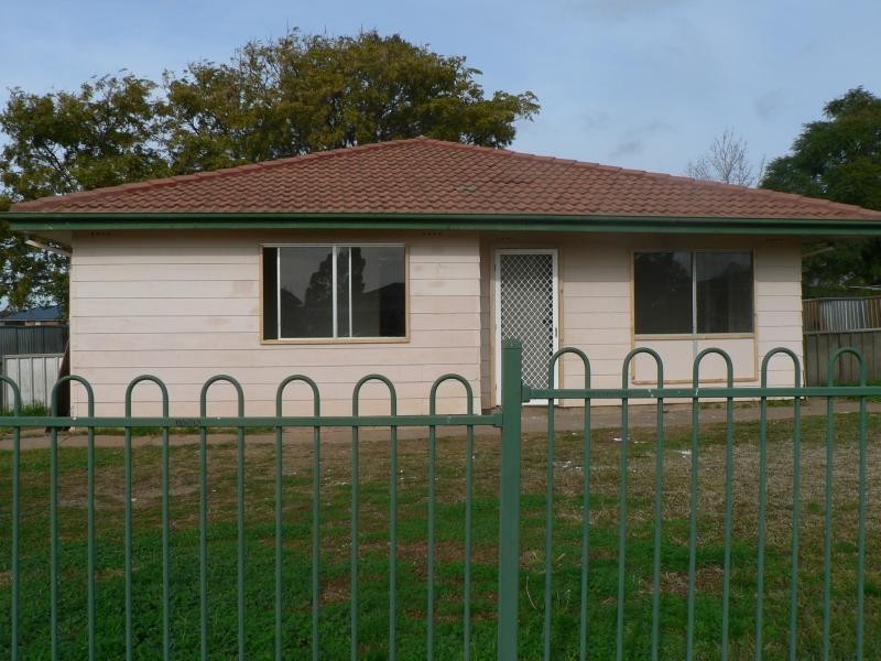 42 Spears Dr, Dubbo NSW 2830