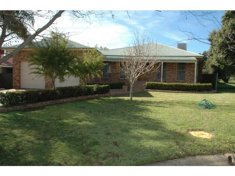10 Erica Cl, Dubbo NSW 2830