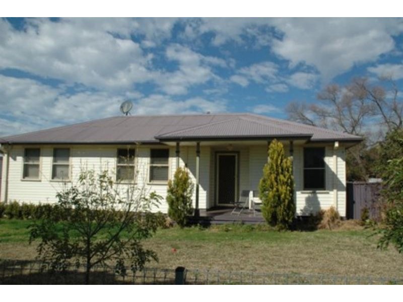 4 Wattle St, Dubbo NSW 2830