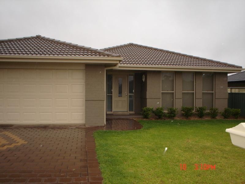 18 Carnegie Ave, Dubbo NSW 2830