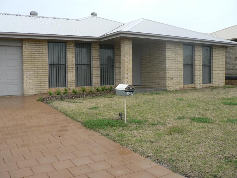 23B Dunheved  Cir, Dubbo NSW 2830